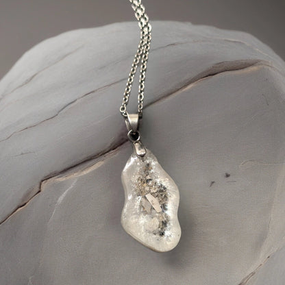 UV Harz Kettenanhänger mit Tierhaar, Asche, Zahn oder Blüten – Erinnerung