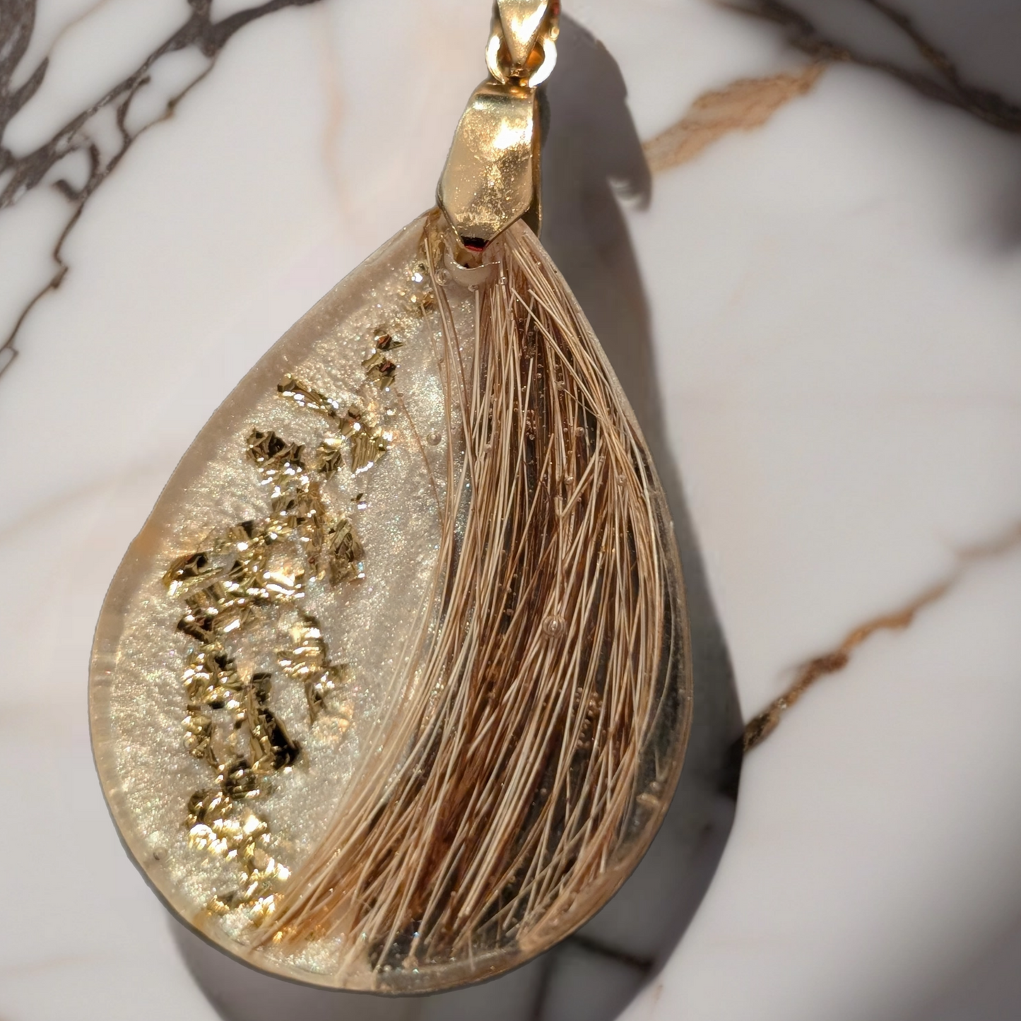 UV Harz Kettenanhänger mit Tierhaar, Asche, Zahn oder Blüten – Erinnerung